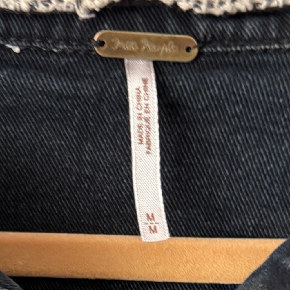 FREE PEOPLE  Denim Jacket Gray Knit Sleeve Hooded Distressed Jean M sporty prep - Picture 3 of 5